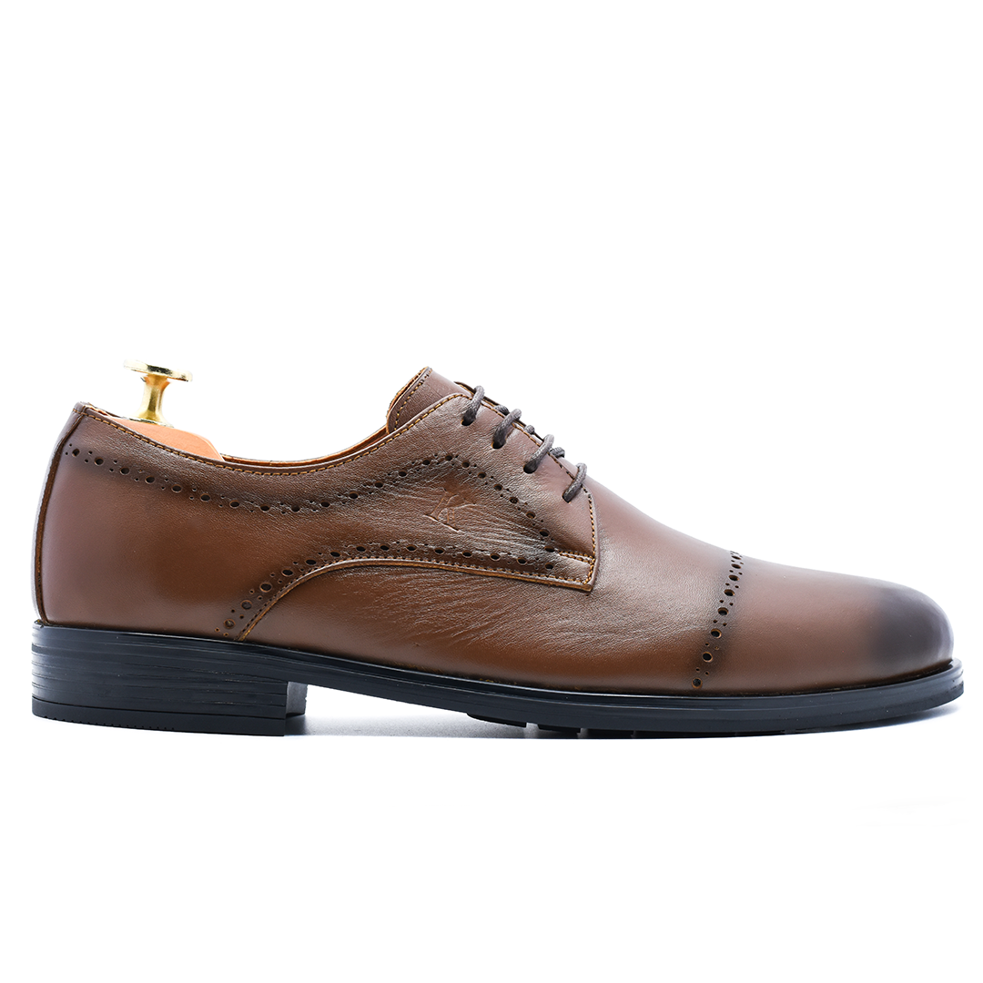 CHAUSSURE CLASS EN CUIR MARRON RF 711