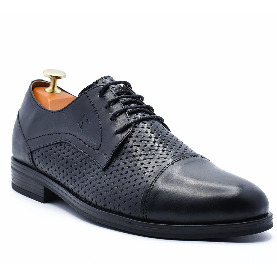 CHAUSSURE CLASS EN CUIR NOIR RF 765