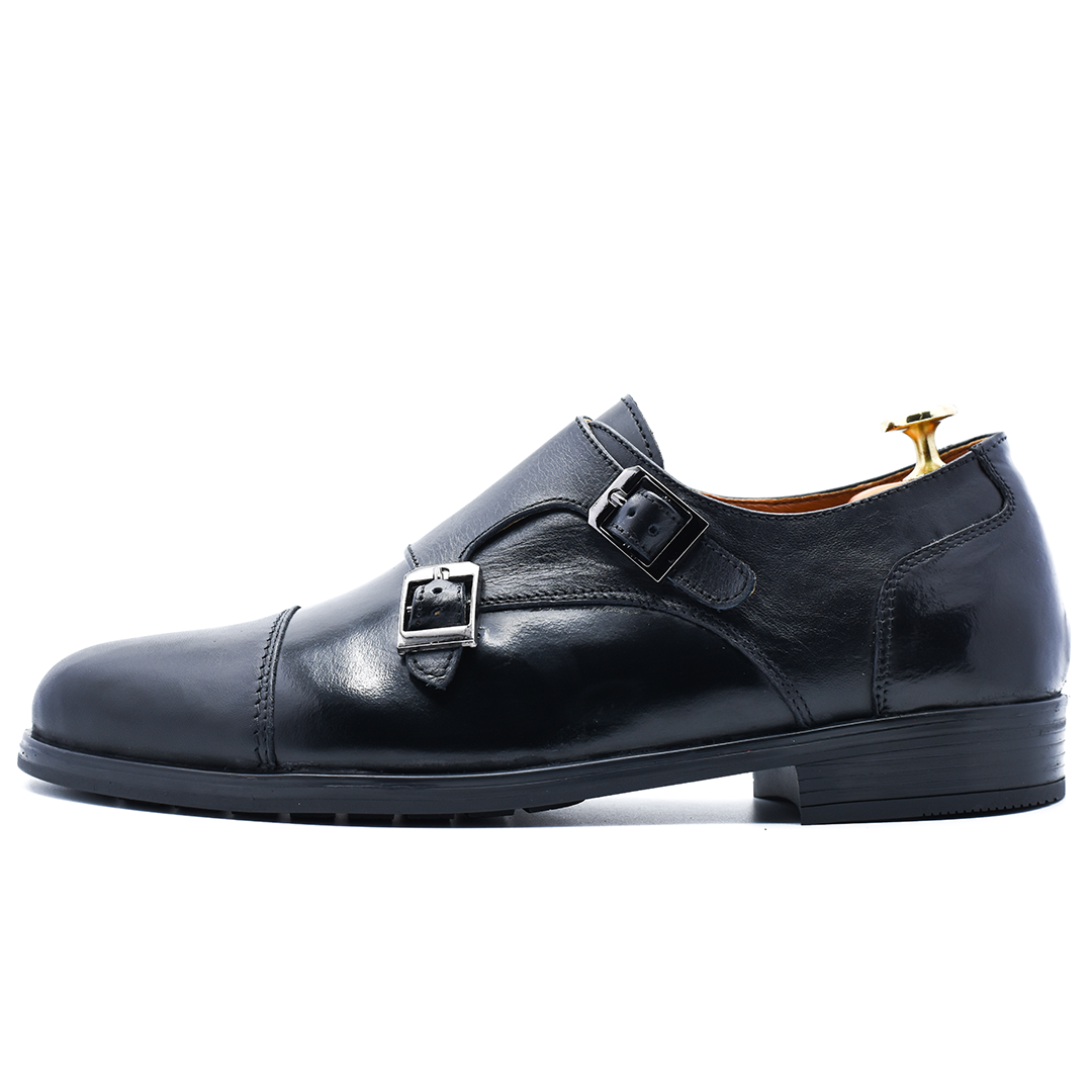 CHAUSSURE CLASS EN CUIR NOIR RF 716